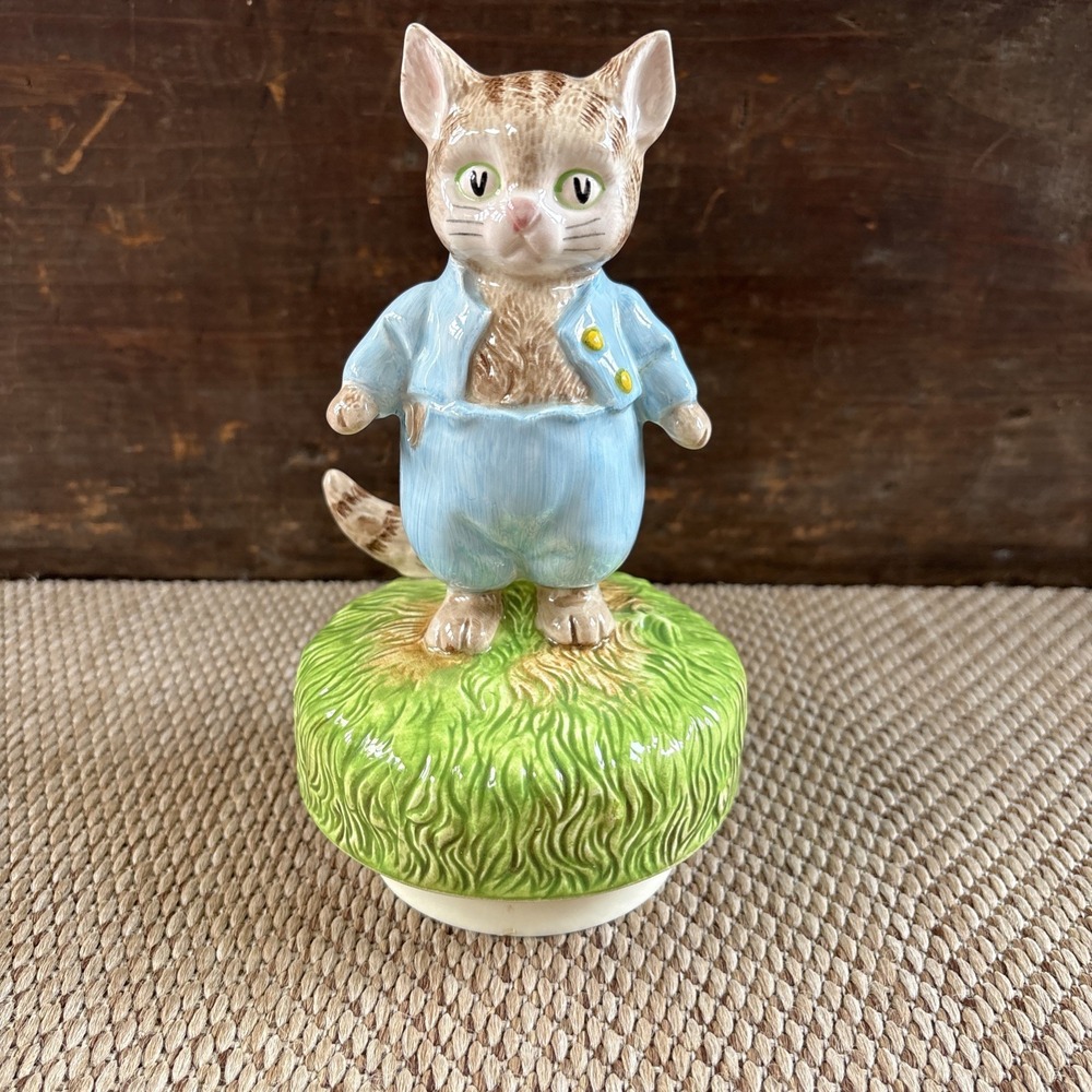 Schmid Beatrix Potter Tale of Tom Kitten Music Box Happy Wanderer Figure 1992